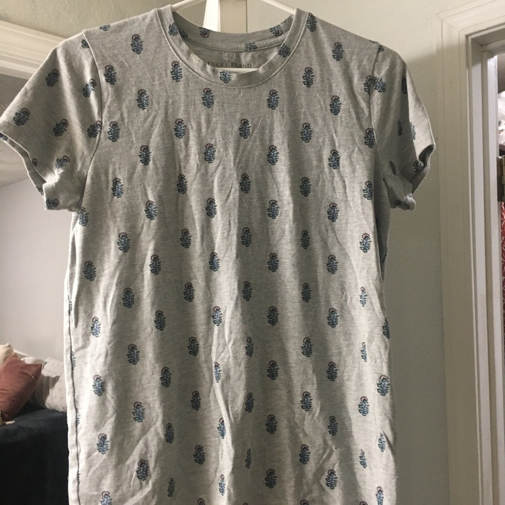 Lucky brand T-shirt